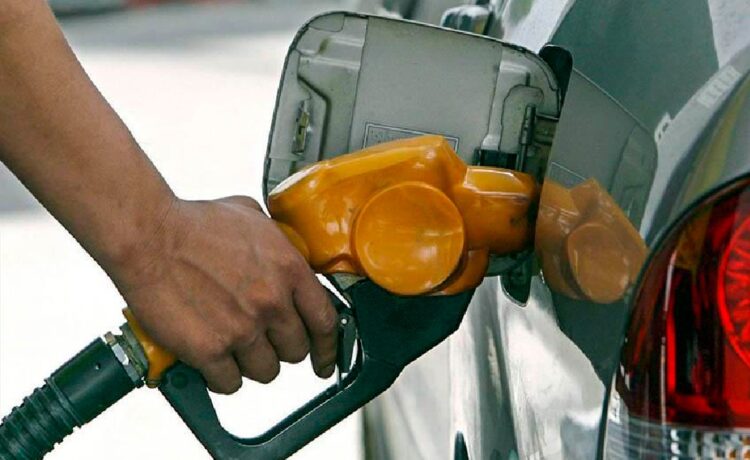 El gobierno evalúa modificar el esquema de fijación de precios de los combustibles