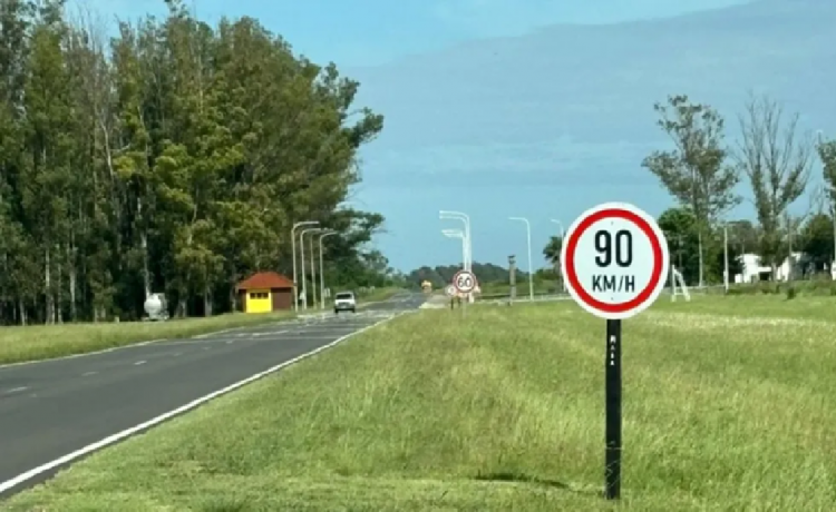 Preocupación en Aldea San Antonio por nueva señalización y rumores de radar en el acceso a la localidad