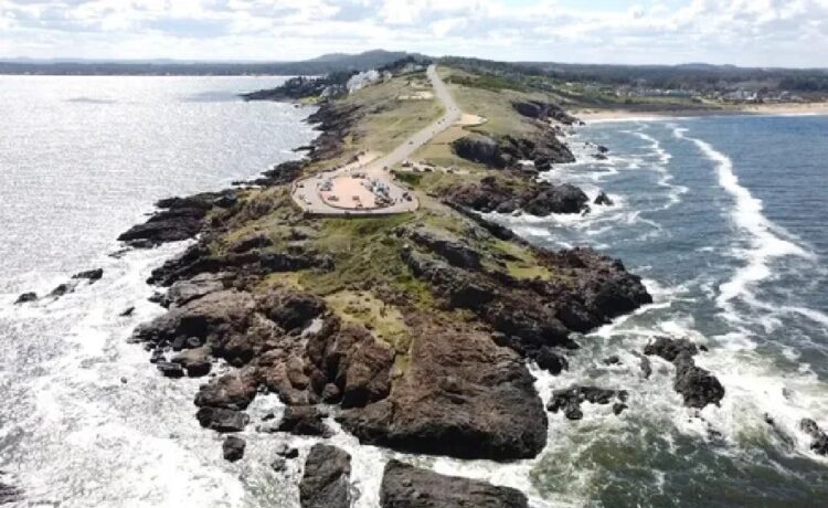 Punta Ballena fue declarada área natural protegida