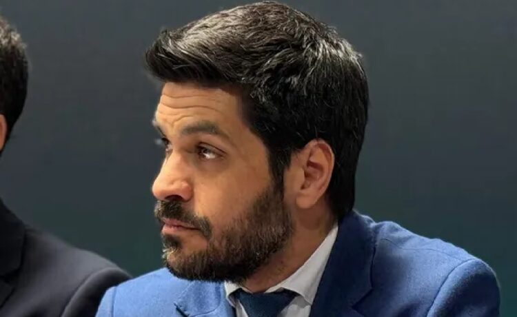 El liderazgo de Andrés Ojeda suma críticas entre dirigentes del Partido Colorado en el interior