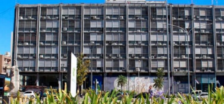 Demandan al gobierno el pago “urgente” de la totalidad de los haberes a docentes