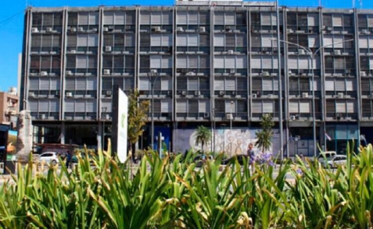 Demandan al gobierno el pago “urgente” de la totalidad de los haberes a docentes