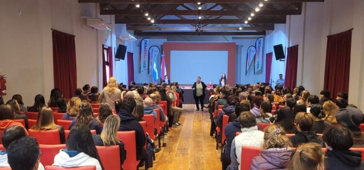 25 de Mayo: exitosa primera reunión organizativa con estudiantes y padres