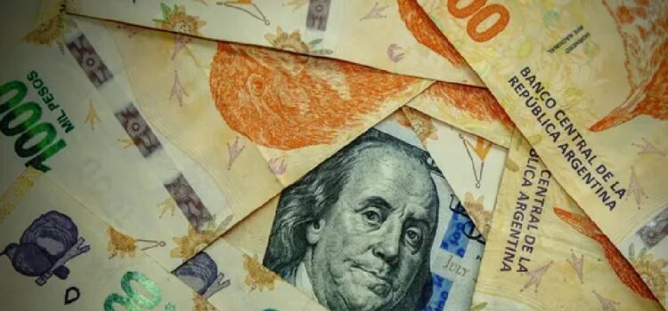 Se encarece el dólar que usan los turistas argentinos en Uruguay