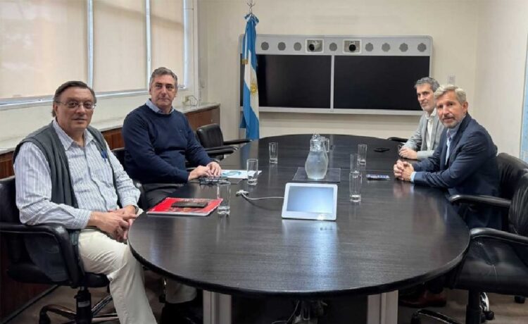 Frigerio y Vialidad Nacional, con agenda caliente: ruta 14, indemnizaciones a empleados de CRUSA, ambulancias y futura concesión