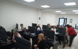 Adultos mayores se capacitan en herramientas digitales con apoyo municipal