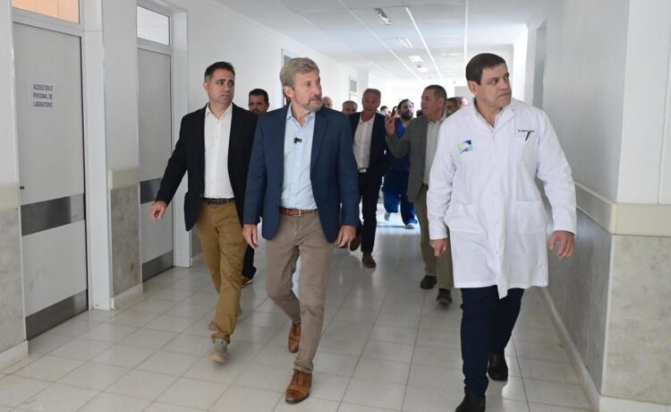 Davico recibió al gobernador Frigerio y visitaron juntos el Hospital Centenario