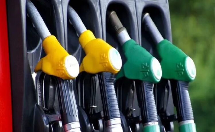 Uruguay lidera el ranking de combustibles más caros por impuestos en América Latina