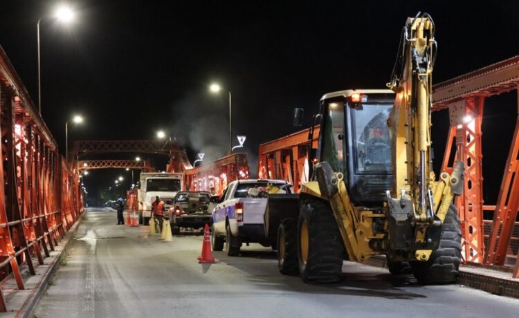 Comenzaron los trabajos de mantenimiento del puente Méndez Casariego