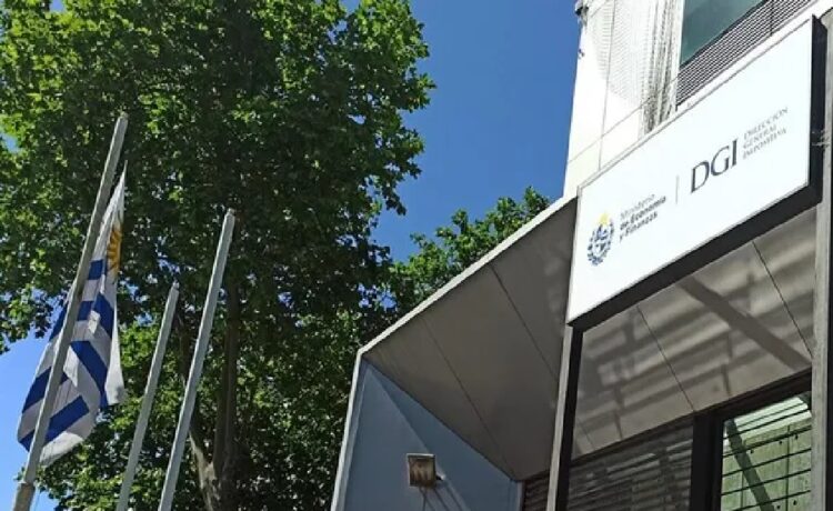 El Partido Colorado busca que los políticos presenten "libre deuda" para ejercer cargos