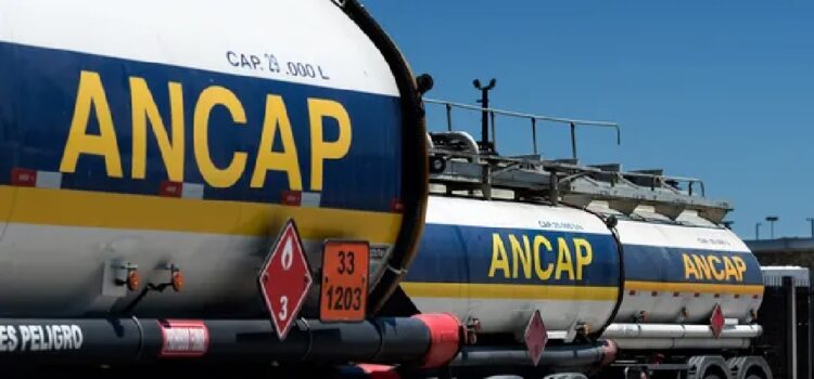 La oposición interpelará a Fernanda Cardona si cambia el esquema de ajuste de precios de los combustibles en ANCAP