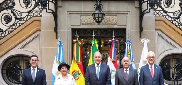 El Mercosur busca cerrar antes de julio las negociaciones con Emiratos Árabes Unidos y EFTA