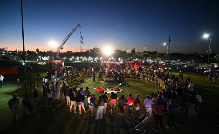 Bomberos Voluntarios celebró 59 años con una exitosa jornada abierta en el Mercado Munilla