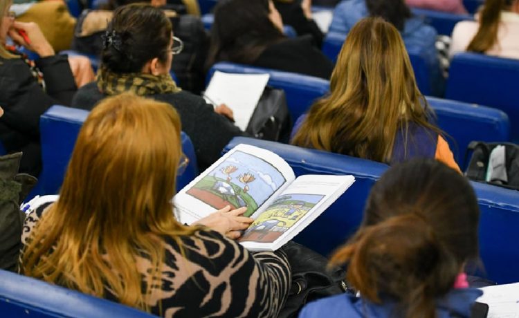 Docentes denuncian haber trabajado sin contrato ni pago en el Plan Provincial de Alfabetización