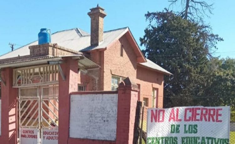 Crece el malestar por el cierre de centros educativos