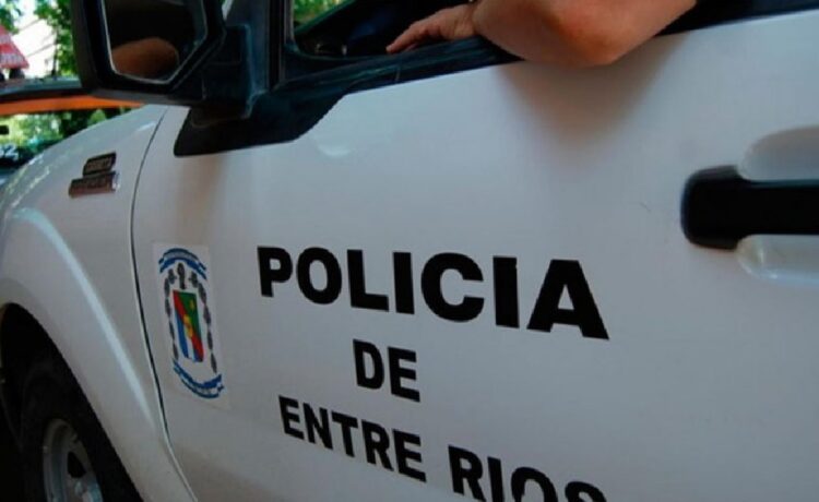 En allanamiento, habían descubierto alimentos almacenados en la casa de la pareja de la titular de comedores desplazada