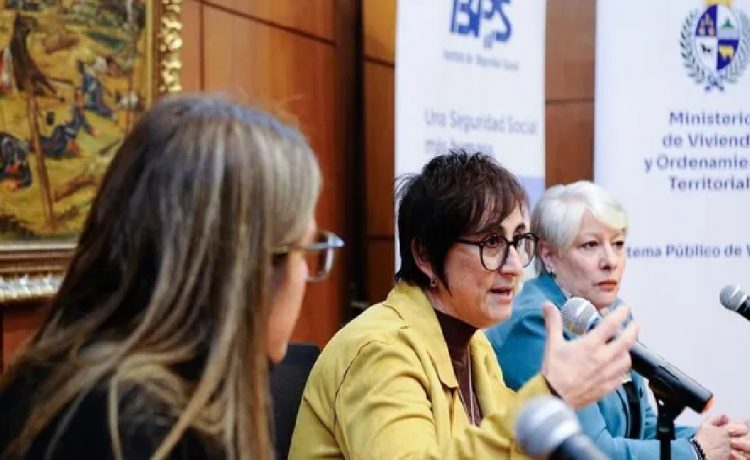 Uruguay El gobierno estudia subir jubilaciones mínimas mientras enfrenta más de 58.000 trámites atrasados