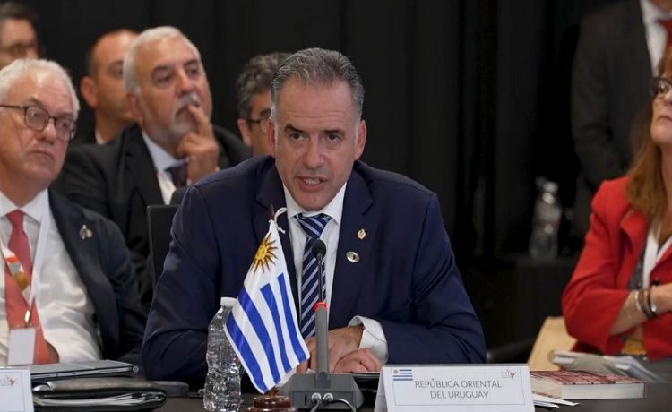 Orsi sobre visitar a CFK: “No ayuda a nadie que me meta en temas de otros países”