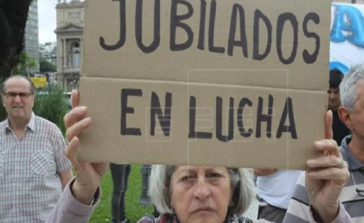 Jubilados docentes denunciaron "censura" tras haber sido excluidos del debate por la reforma previsional