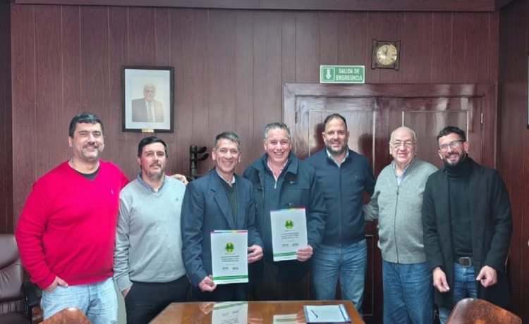La Cooperativa de Agua de Pueblo Belgrano firmó un convenio histórico con la Cooperativa Eléctrica de Gualeguaychú