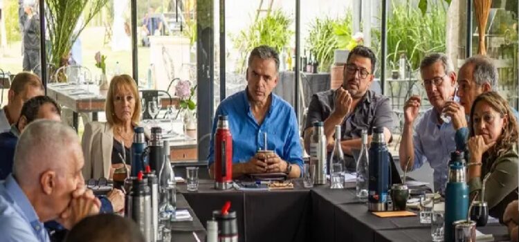 "Empezamos a trabajar en clave de gabinete", aseguró Yamandú Orsi sobre el encuentro con sus ministros