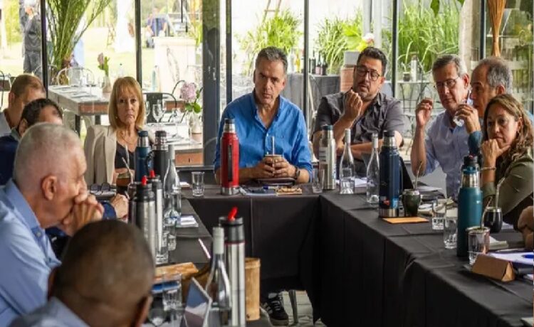 "Empezamos a trabajar en clave de gabinete", aseguró Yamandú Orsi sobre el encuentro con sus ministros