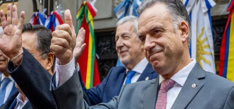 Yamandú Orsi cerró con 44% de aprobación tras 4 meses de gestión