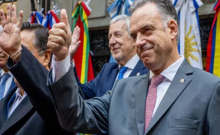 Yamandú Orsi cerró con 44% de aprobación tras 4 meses de gestión