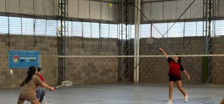 Gran debut de la Escuela Municipal en la primera fecha del Provincial de Bádminton