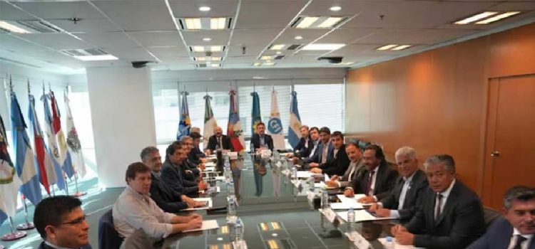 Sin acuerdo entre Milei y los gobernadores, se analiza convocar a otra cumbre en el CFI