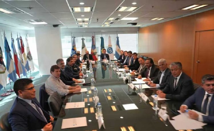 Sin acuerdo entre Milei y los gobernadores, se analiza convocar a otra cumbre en el CFI