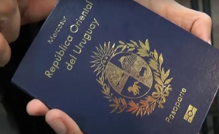 El gobierno insiste en que los cambios en el pasaporte uruguayo fueron por recomendación internacional