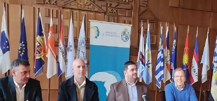 Intendentes llaman a "compartir responsabilidades" con el gobierno nacional en el presupuesto