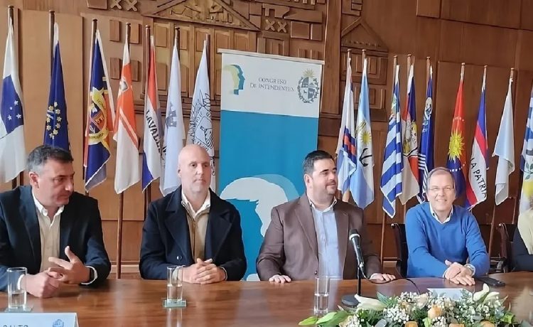 Intendentes llaman a "compartir responsabilidades" con el gobierno nacional en el presupuesto