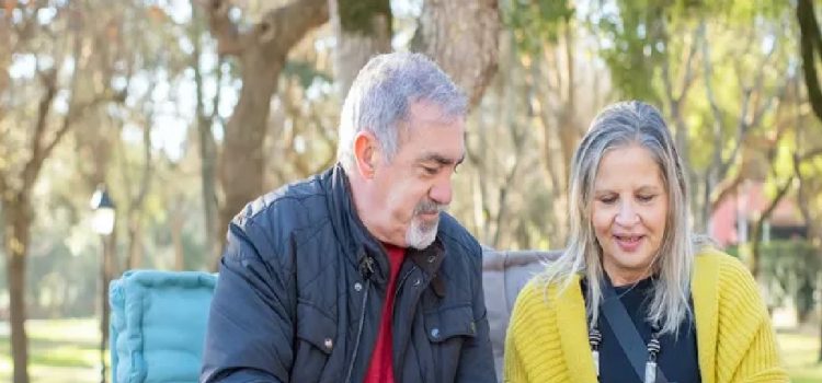 Uruguay: La población mayor a 60 años triplicará a los niños en el 2070 y preocupa la baja tasa de fecundidad