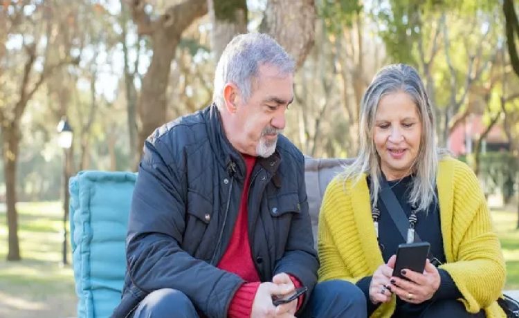 Uruguay: La población mayor a 60 años triplicará a los niños en el 2070 y preocupa la baja tasa de fecundidad