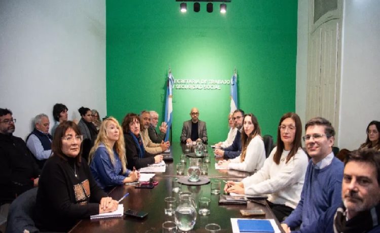 Los gremios ATE y UPCN aceptaron la oferta del gobierno: $50.000 mensuales en negro hasta septiembre