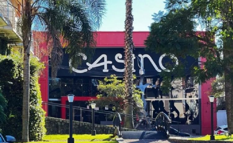 Despidieron 20 empleados del Casino Gualeguaychú y Newtronic no pagó las indemnizaciones