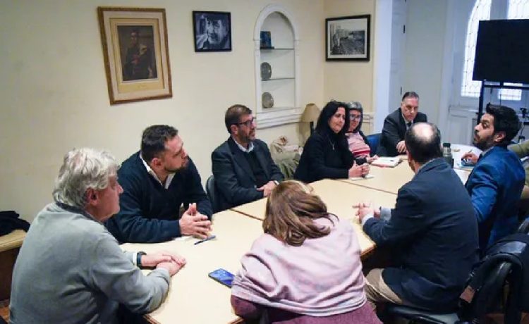 El Partido Colorado le presentó al Frente Amplio su propuesta de reforma electoral