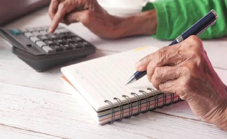 El gobierno prepara un aumento para las jubilaciones mínimas que implicaría un gasto cercano a u$s 2 millones