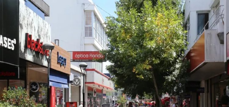 Circulan billetes falsos de 100 dólares en Maldonado y preocupa su uso en ventas
