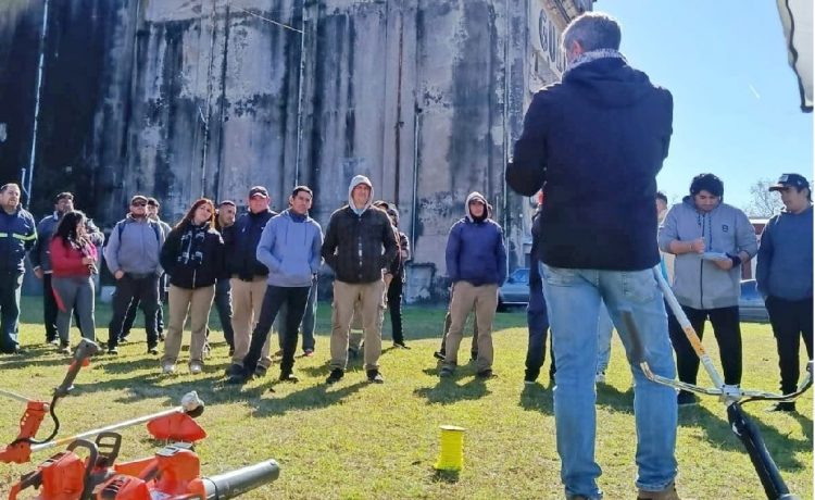 Capacitación para cooperativistas sobre uso y mantenimiento de motosierras y desmalezadoras