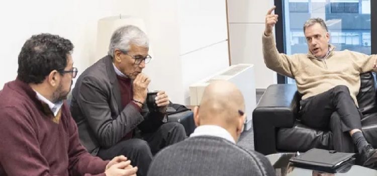 Yamandú Orsi vuelve a descartar el impuesto al 1% más rico, mientras se abre un debate en el Frente Amplio