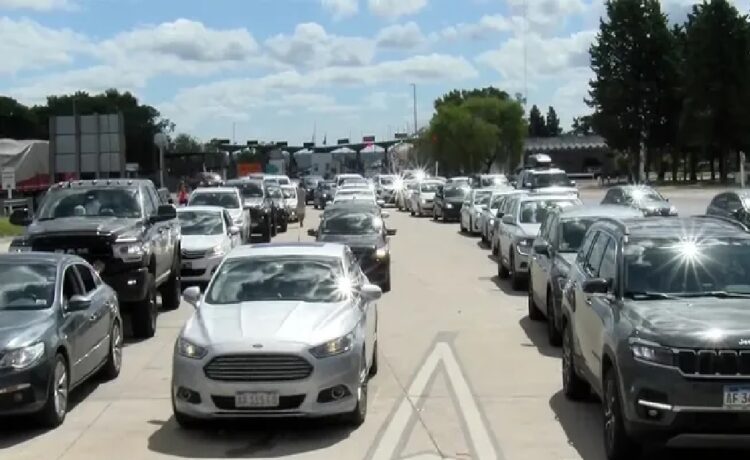 Temporada 2024-2025: la mitad de los turistas que ingresaron al país son argentinos