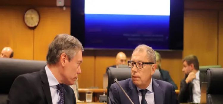El gobierno estudia gravar en el presupuesto los depósitos en el exterior de residentes en Uruguay