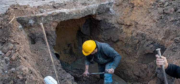 Davico apuesta a una solución definitiva: cloacas, desagües y pavimento en Del Valle y Constitución