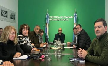 El gobierno resolvió liquidar un 3 por ciento más a los estatales con los haberes de julio