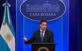 El Gobierno culpa a la población por endeudarse: “No saben manejar sus ingresos”
