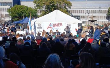 Agmer conmemoró 45 años de lucha frente a Casa de Gobierno