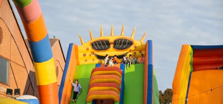 Gualeguaychú recibe a los nuevos turistas con espectáculos infantiles, ferias y actividades familiares